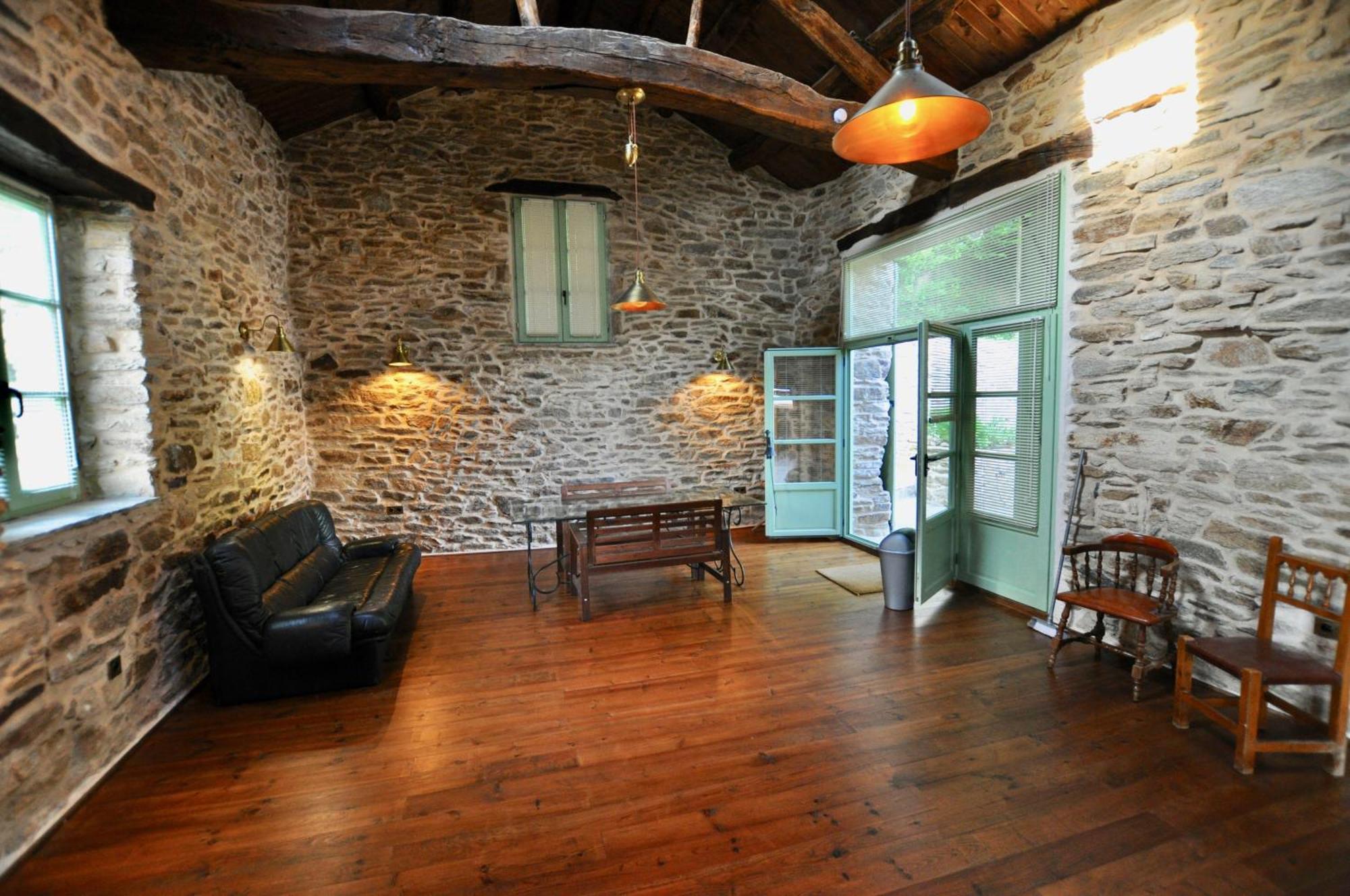Les Coumayres Holiday home Riols