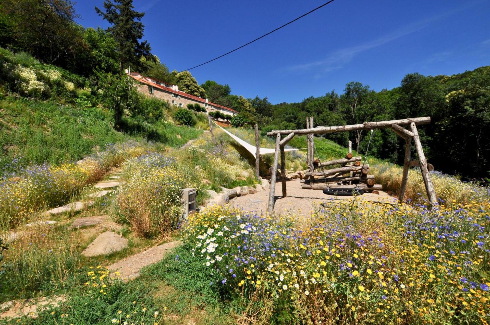 Les Coumayres Holiday home Riols